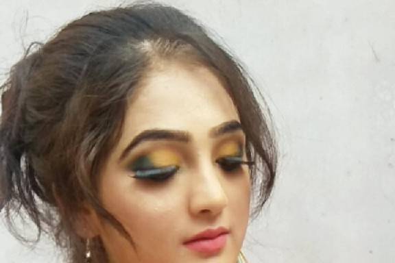 Haldi makeup look