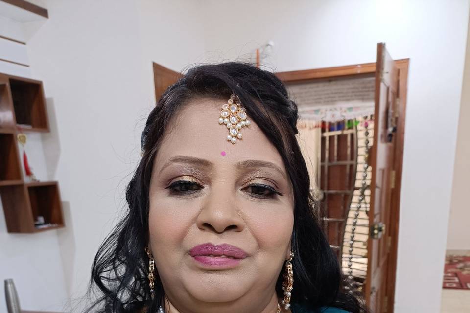 Party makeup