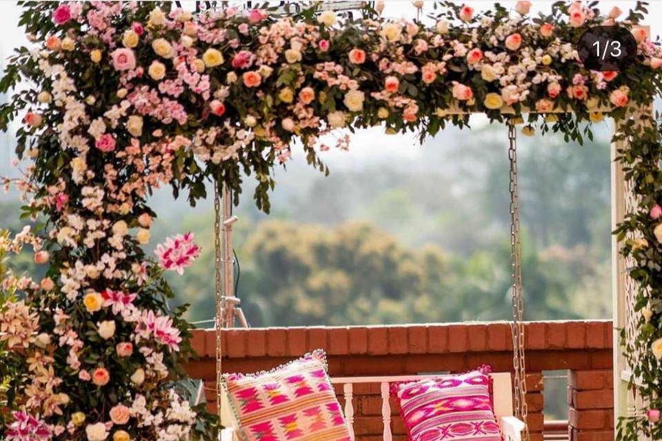 Floral Mehandi Seating