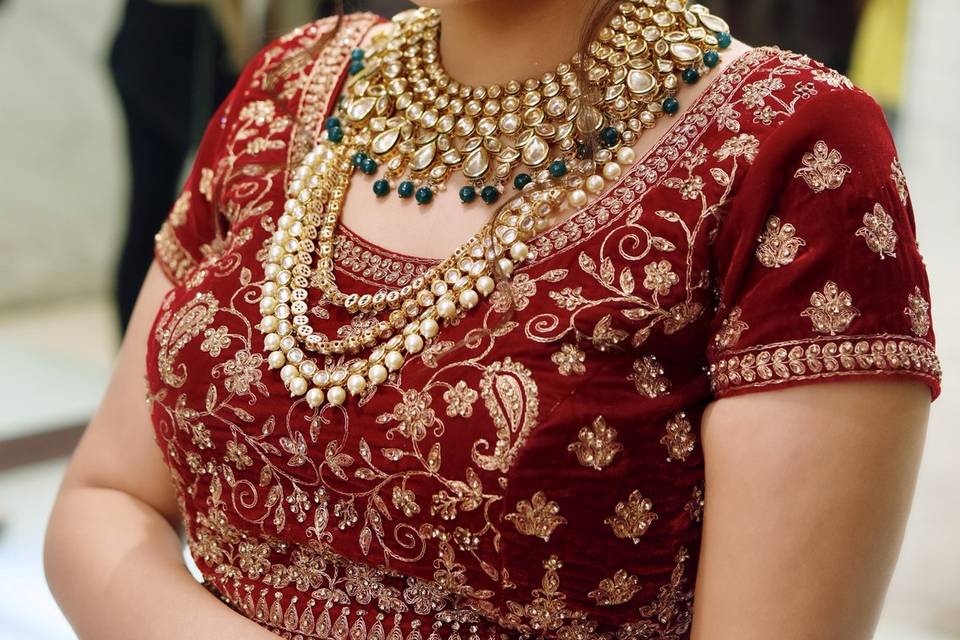 Get Glamourous With Chandani