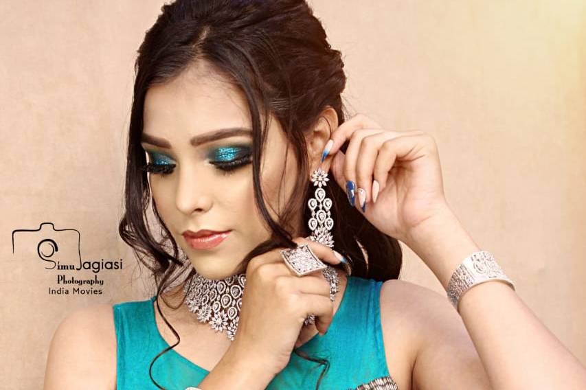 Get Glamourous With Chandani