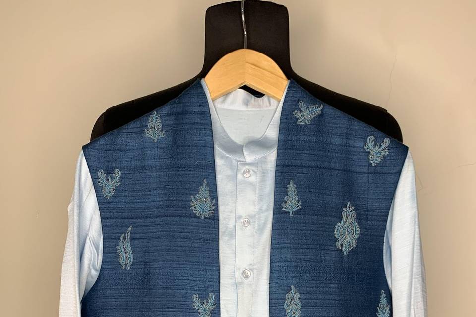 Embroidered bandi kurta