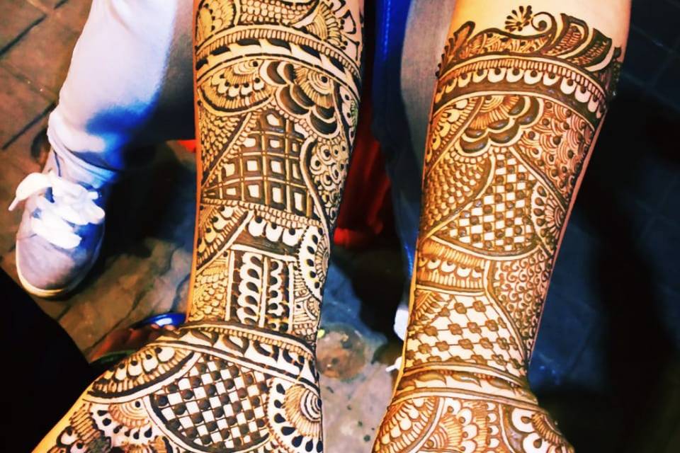 A k mehandi Artist 7338129012