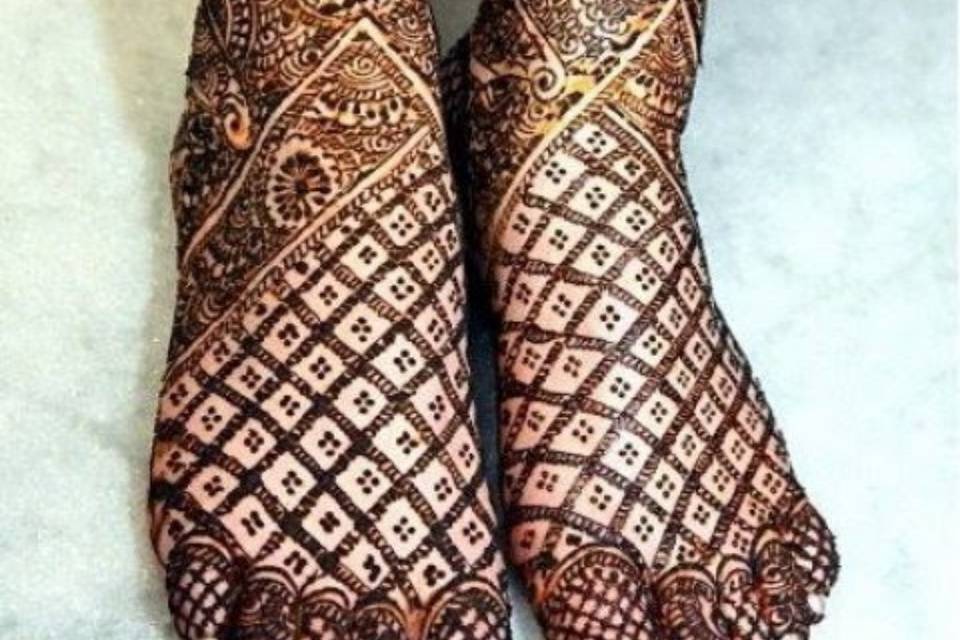 A k mehandi Artist 7338129012