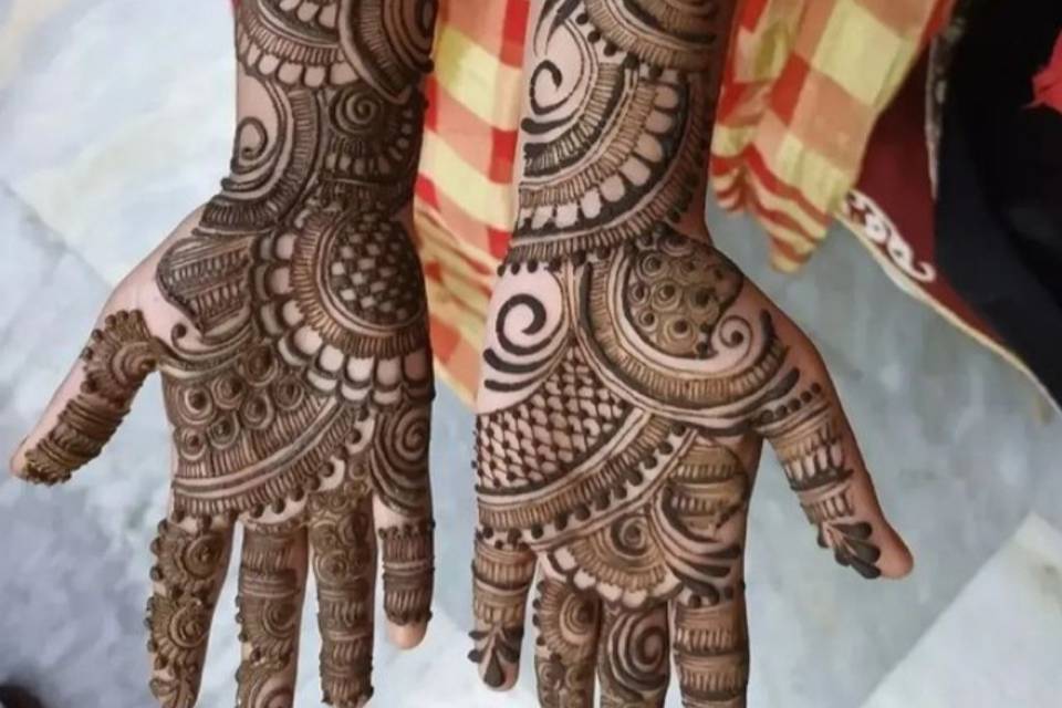 A k mehandi Artist 7338129012