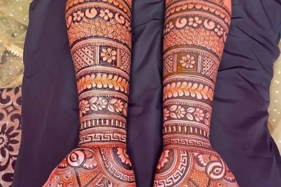 A k mehandi Artist 7338129012