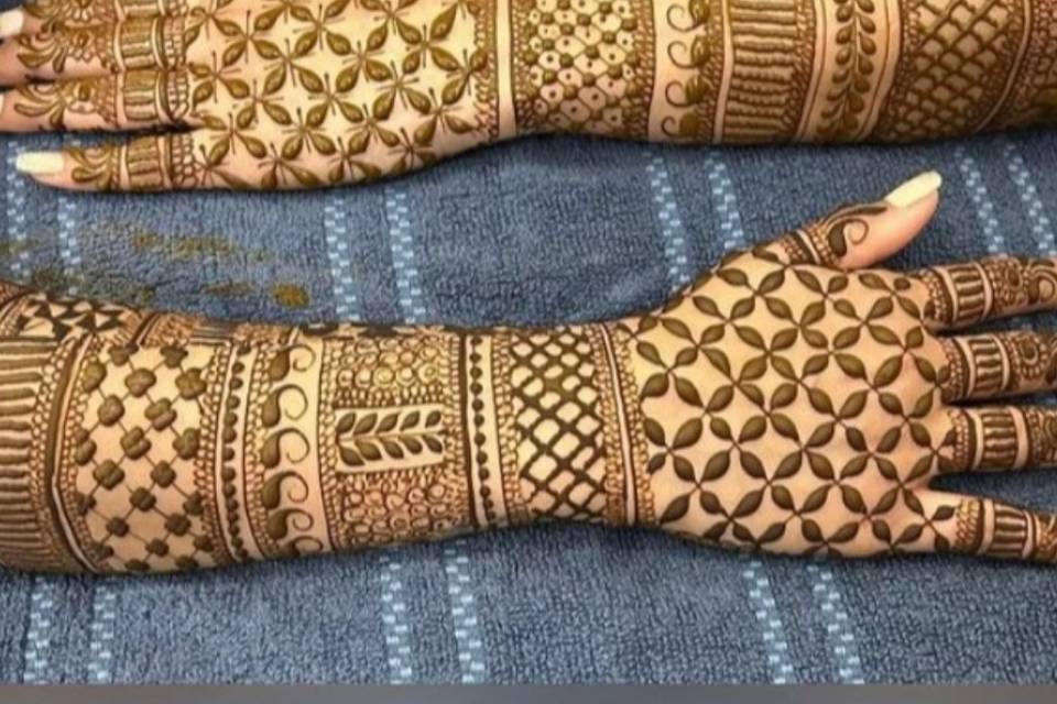 A k mehandi Artist 7338129012