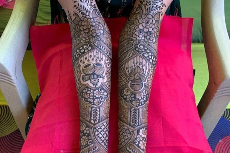 A k mehandi Artist