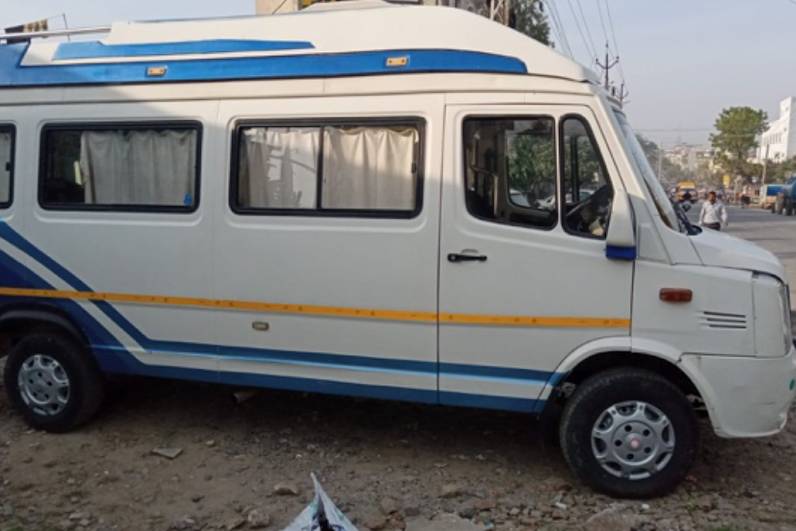 Tempo traveller