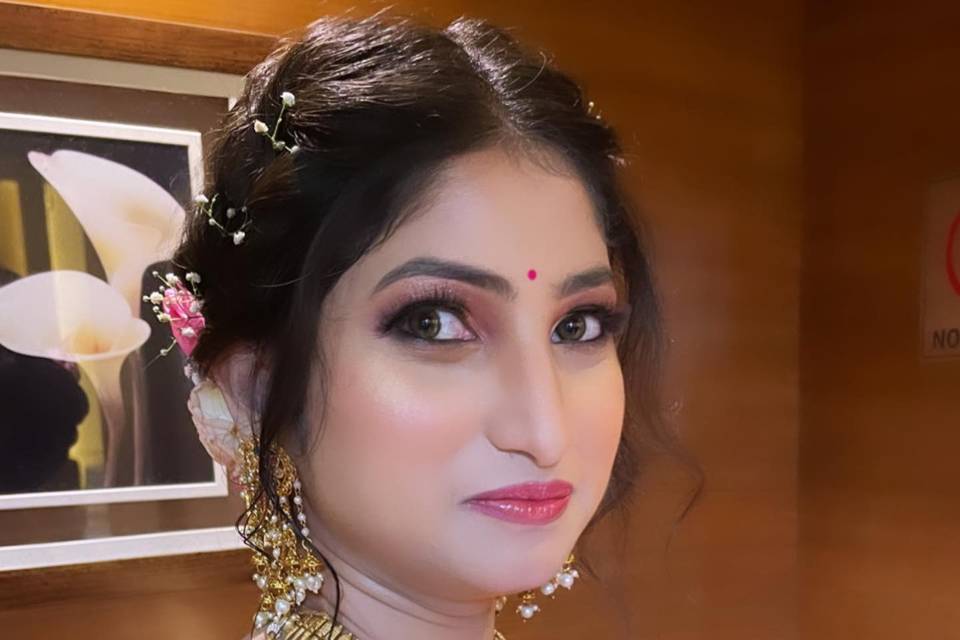 Makeup Artist Naisha Sachdev