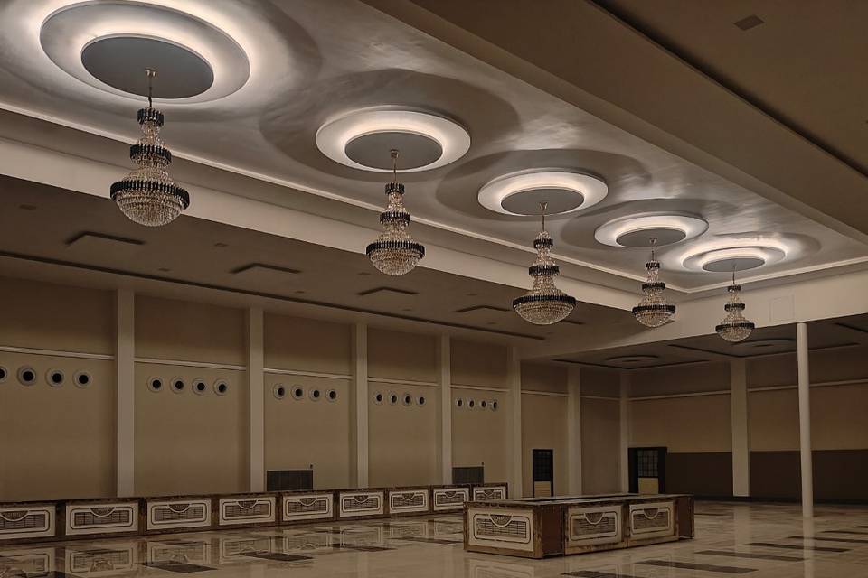 10,000 sq ft hall interior