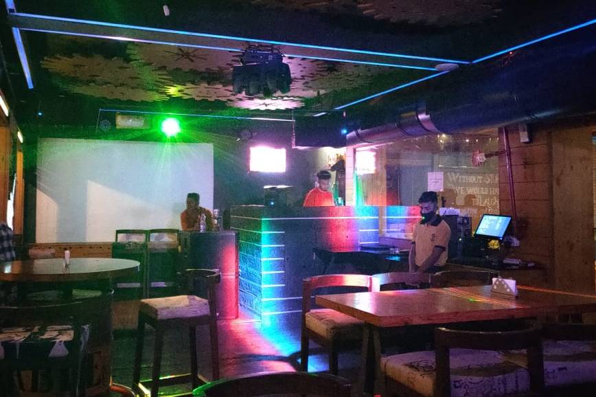 Tram Deepo Bar Restro & Club