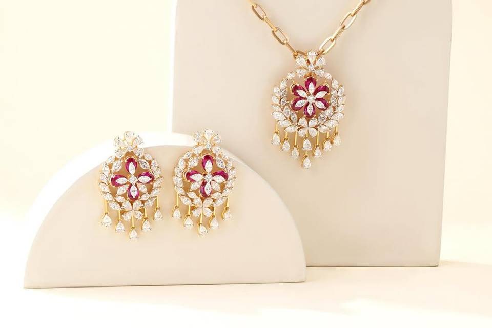 Necklace & earrings