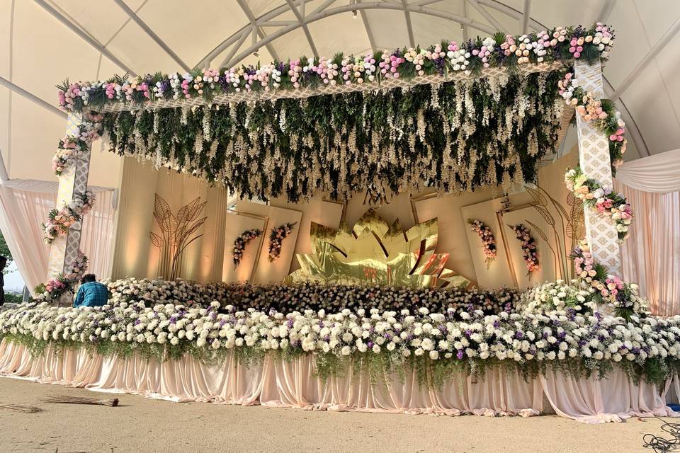 5,783 Indian Wedding Stage Images, Stock Photos & Vectors | Shutterstock