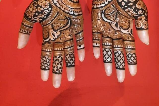 100 Latest Mehndi Designs For All Seasons and Occasions [Download]