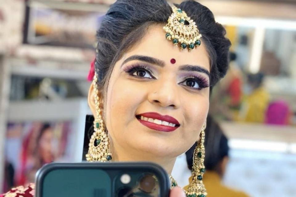 Manju Beauty Parlour, Mahendragarh