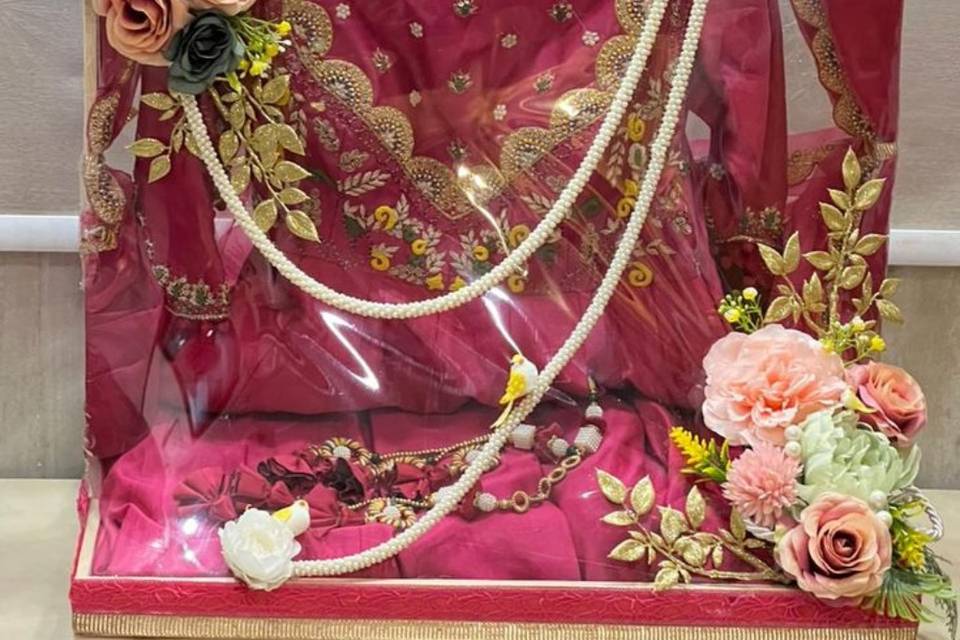 Saree packing