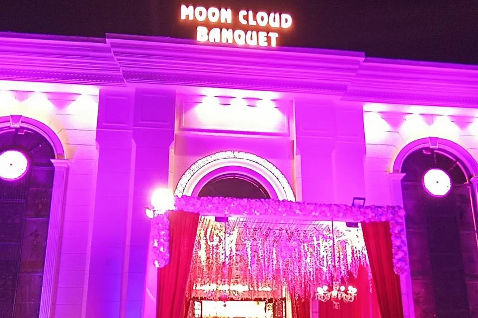 Moon Cloud Banquet