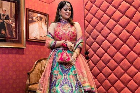 Bharti Singh - Life is a party... Dress like a queen! Pretty in yummy  peachilicious dress by @ashishandshefaliofficial #saturdaystyle | Facebook