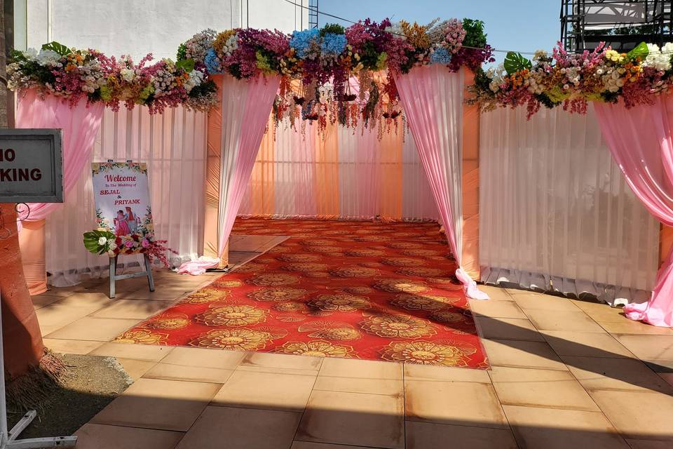 Entrance decor