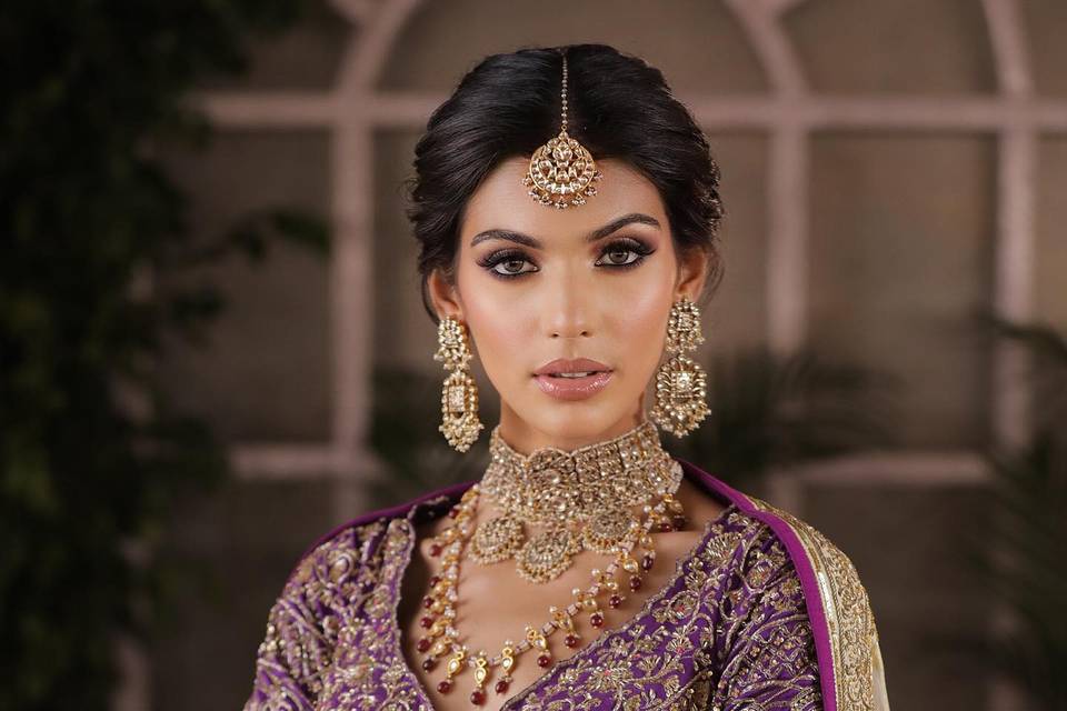 Isha Khanna - Makeup Artist