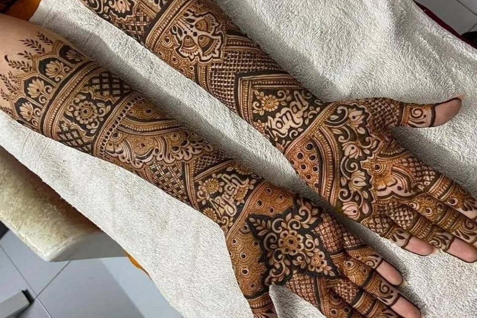 Uk Mehandi Artist