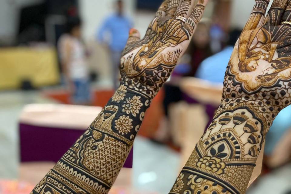 Uk Mehandi Artist