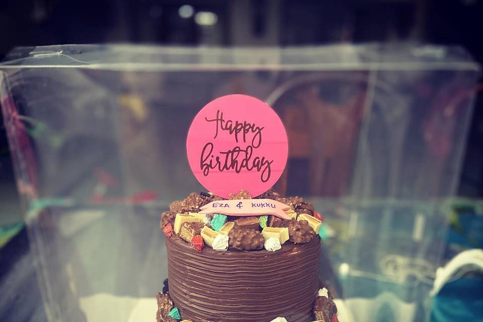 Cake Box - Customized birthday cake #littleman #ernakulam #instacake  #cakeofkochi #birthdaycake #goodvibes #1stbirthdaycake | Facebook