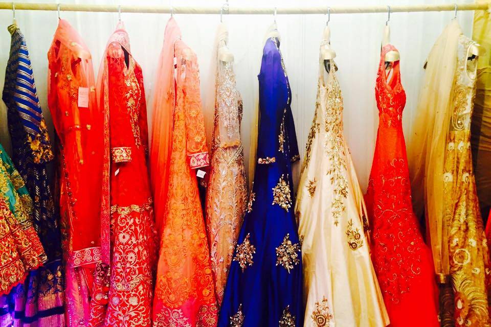 Evening gowns in karol bagh sale