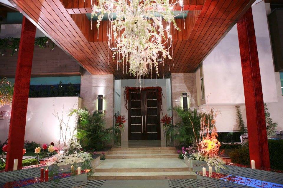 Entrance decor