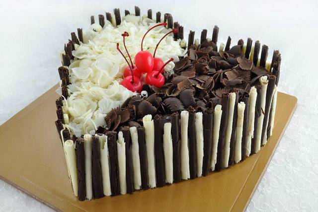 Ice Cream Designer Cake – Murliwala Bakers