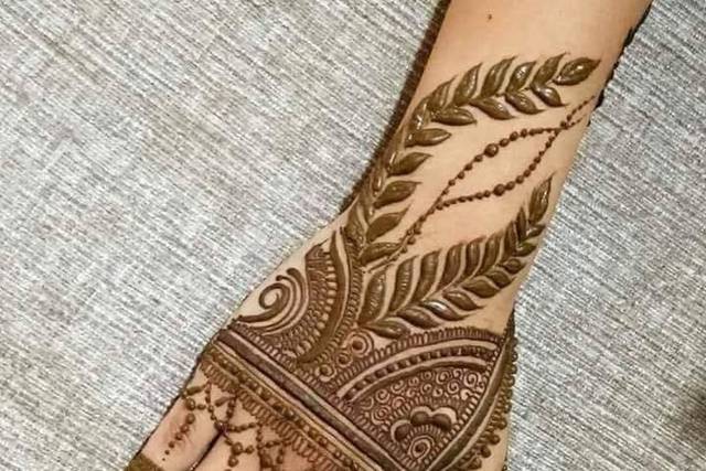 Best Mehndi Artists for Bridal and all other Occasions - Peppynite.com