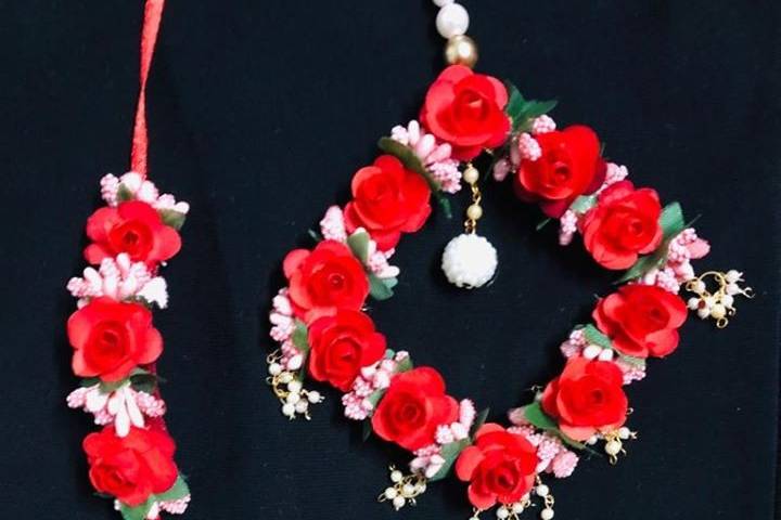 Floral jewellery