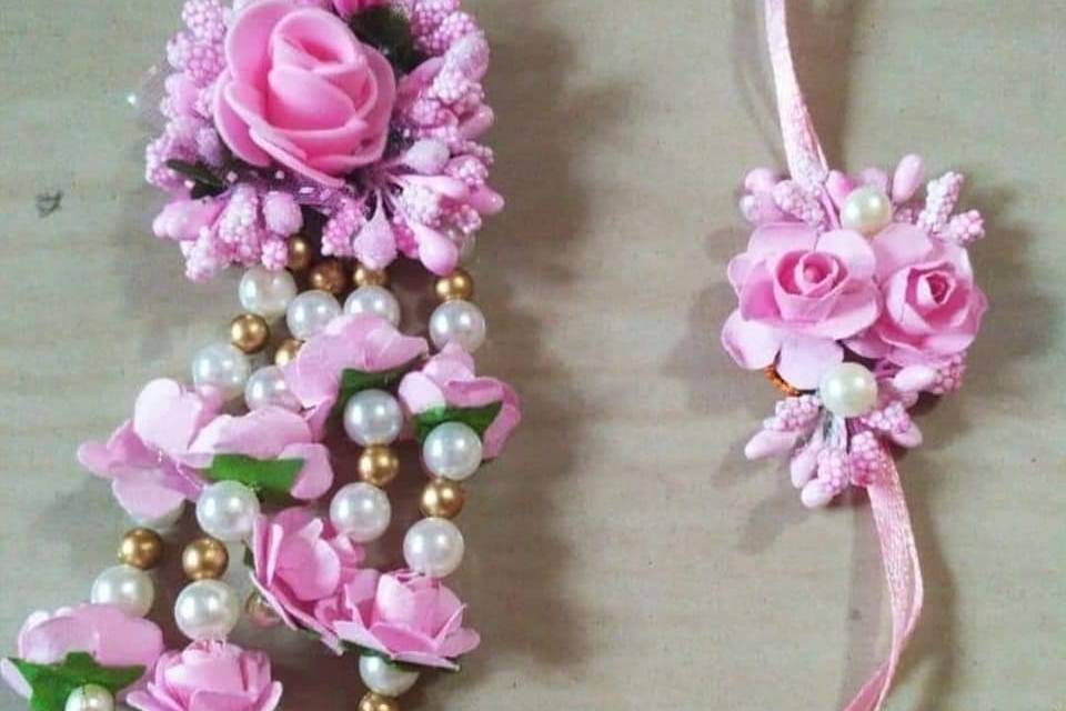 Floral jewellery