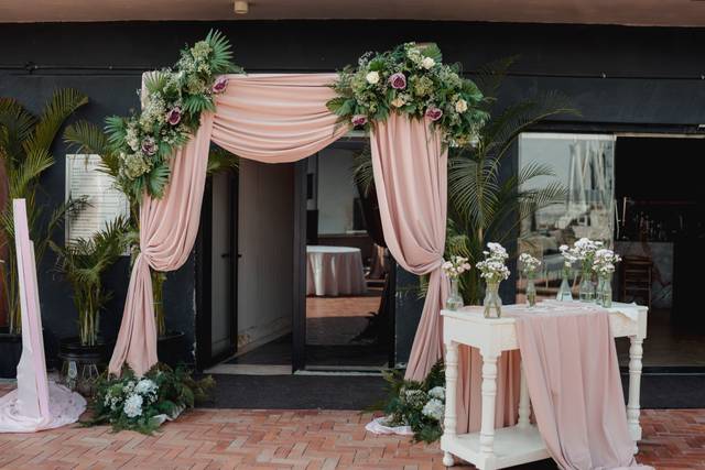 Entrance decor