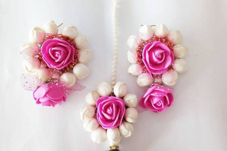 Floral jewellery