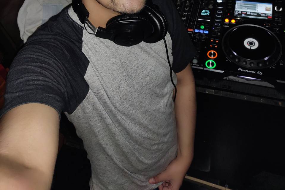 DJ Abhik