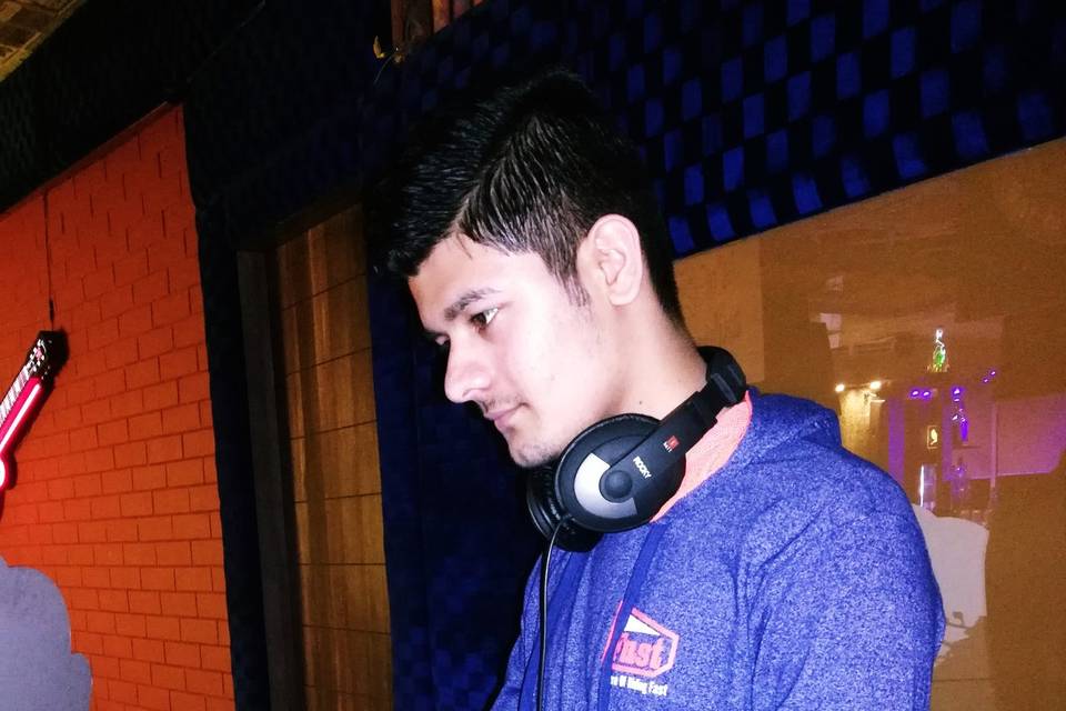 DJ Abhik