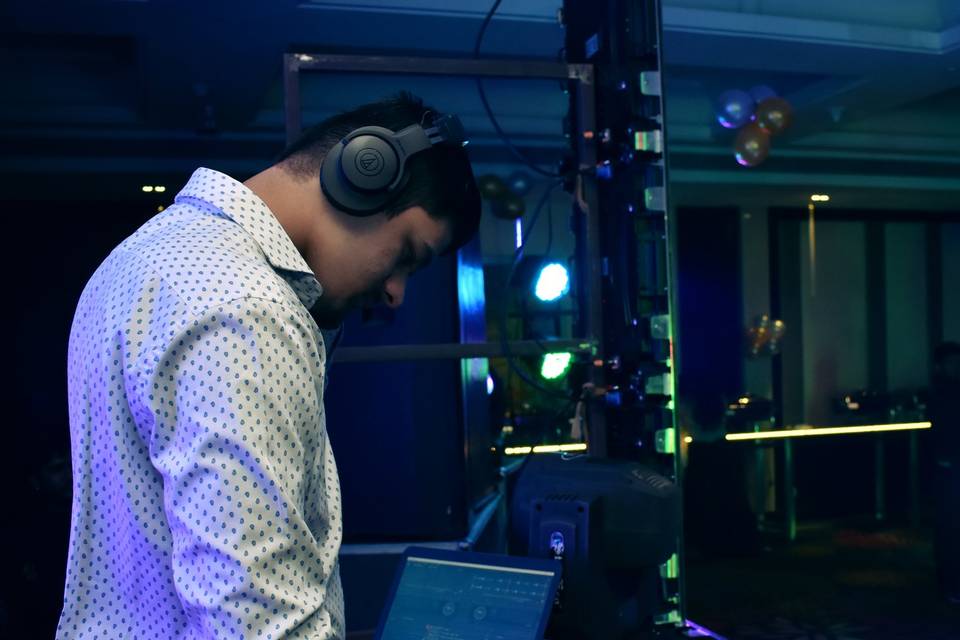 DJ Abhik