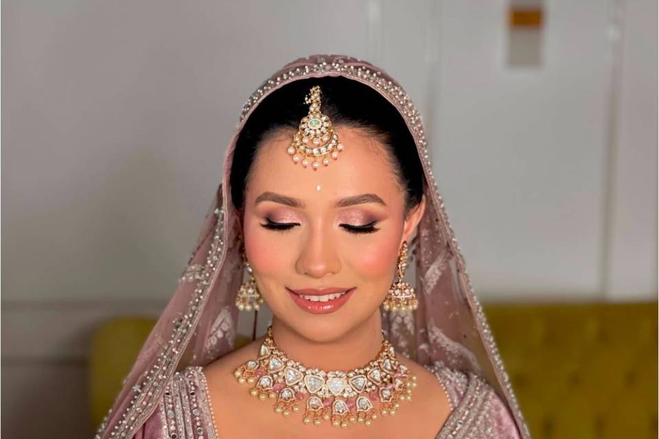 Minimalist Bridal Glow
