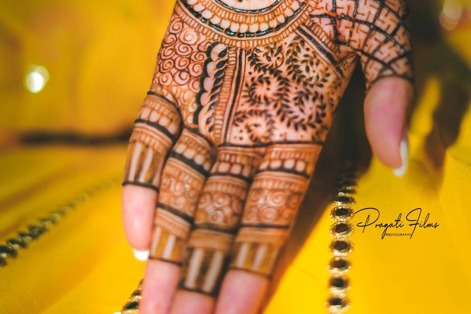 Bridal henna