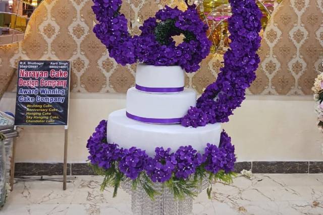 Hanging cake 👰🎩🎂... - Rita Schembri Florist & Decor | Facebook