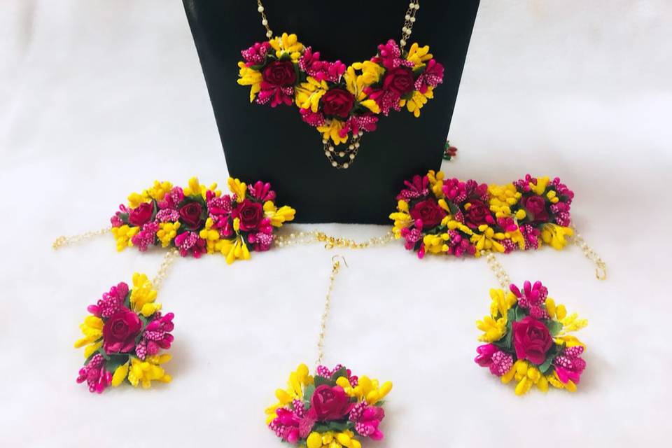 Floral jewellery