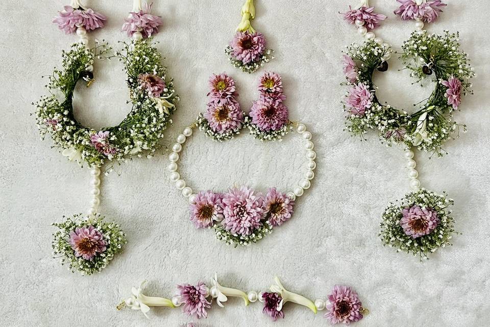 Real flower jewellery