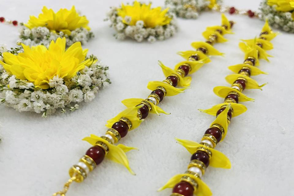 Floral jewellery