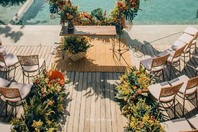 Pool side engagement