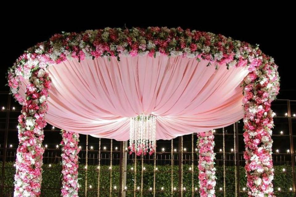 Pinky mandap