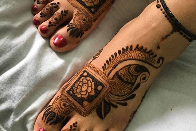 Book the best Mehandi Artist on Wedding Wire India | New bridal mehndi  designs, Wedding mehndi designs, Mehndi designs bridal hands