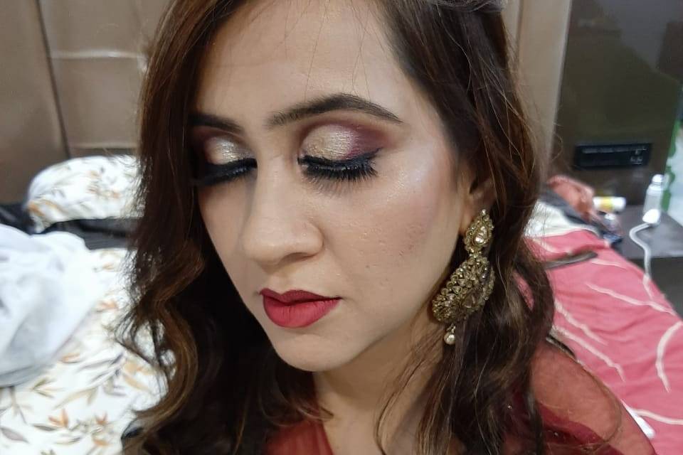Makeup and Dressup By Aarti