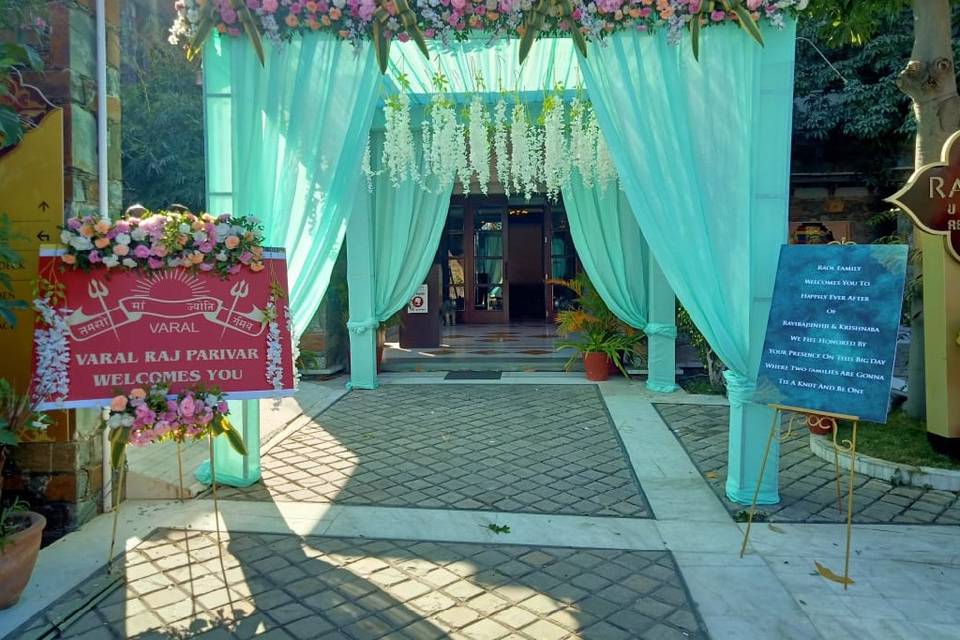 Guest entry gate